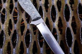 Highland Stalker model in highly wear resistant CPM S90V