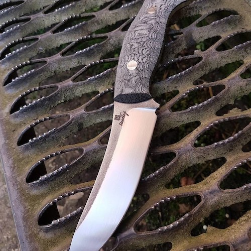 New Carnivore model in CPM-10V for extreme edge-holding